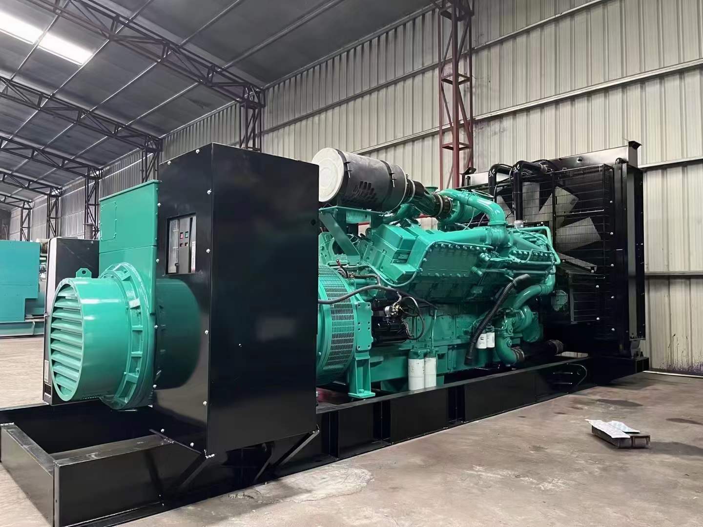 四子王如何降低 800kW 柴油发电机输出电流的波动？