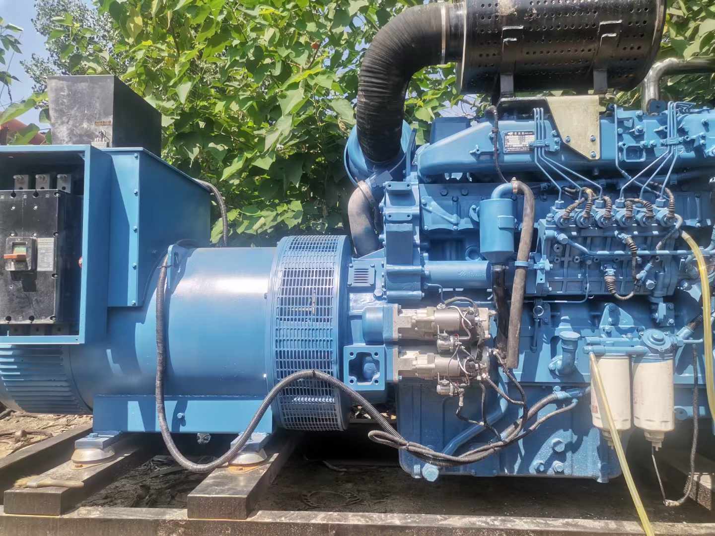 四子王详细说明降低 800kW 柴油发电机输出电流波动的方法